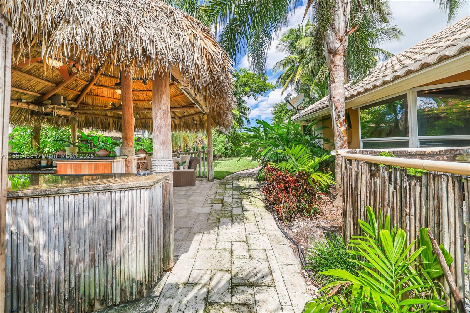 JACARANDA CAY - Residential