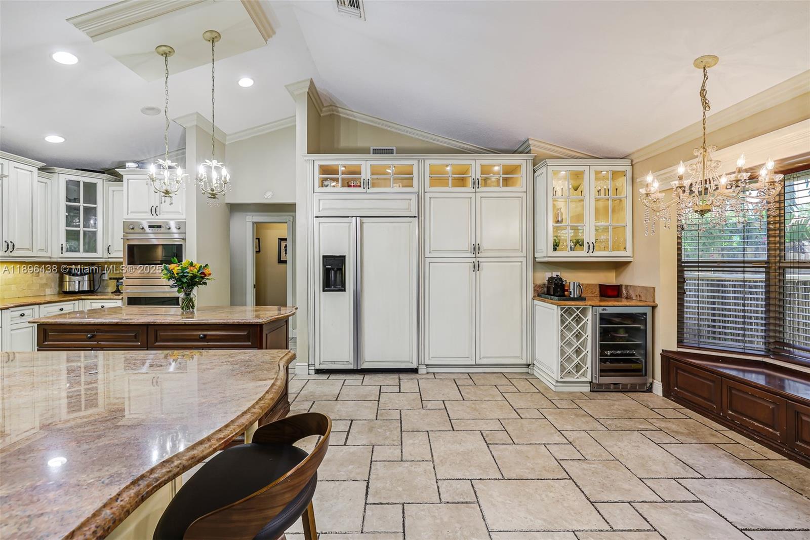 JACARANDA CAY - Residential