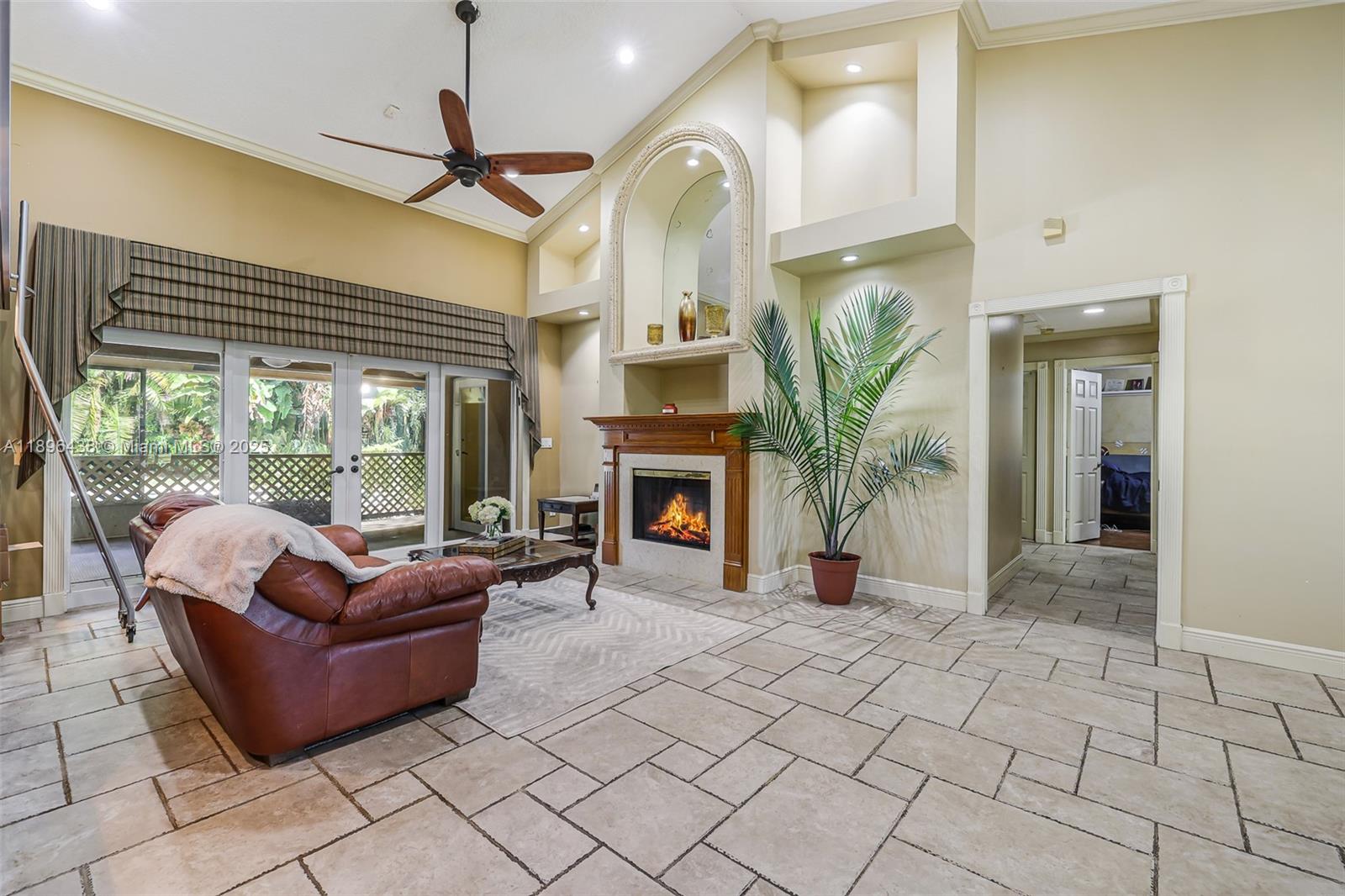 JACARANDA CAY - Residential