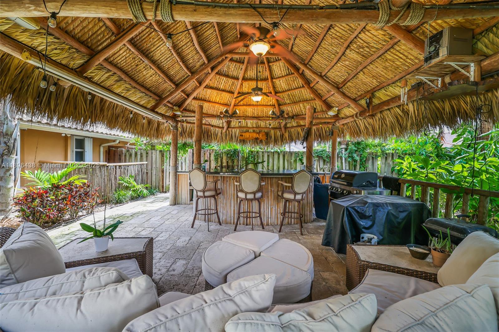 JACARANDA CAY - Residential