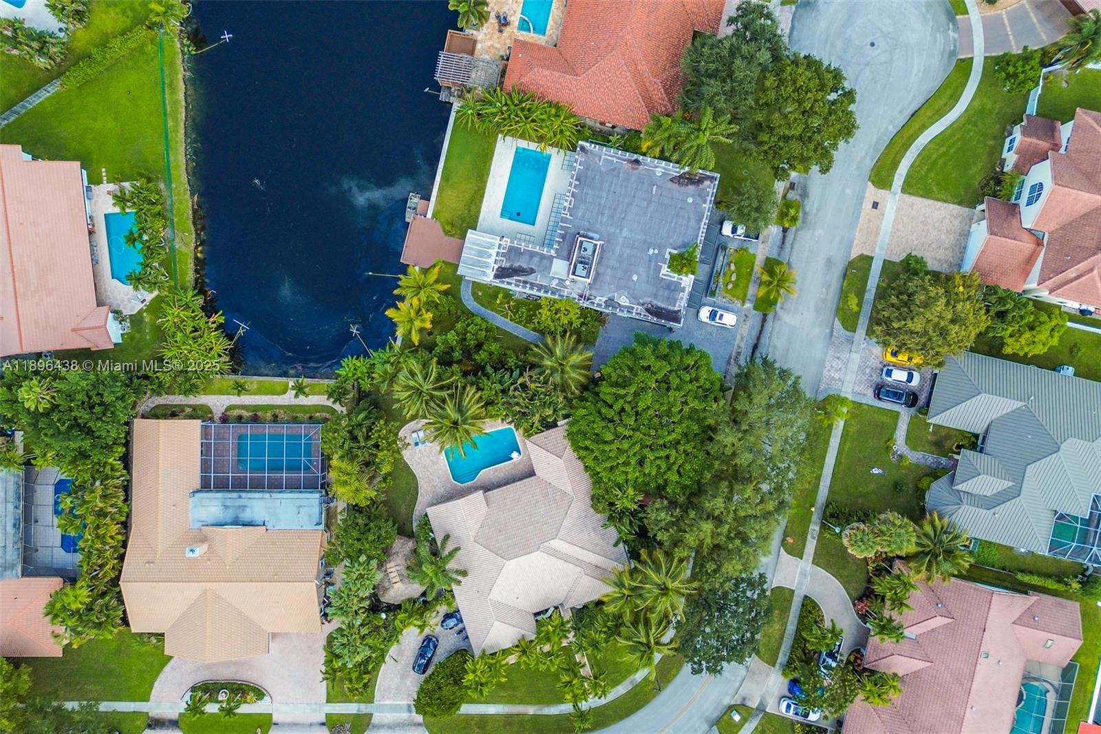 JACARANDA CAY - Residential