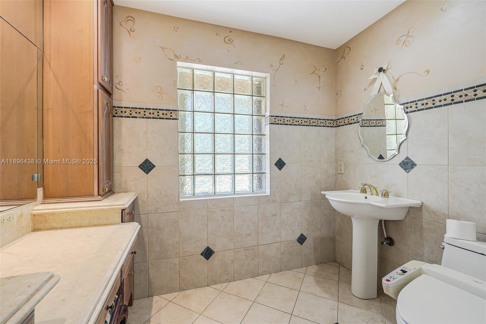 JACARANDA CAY - Residential