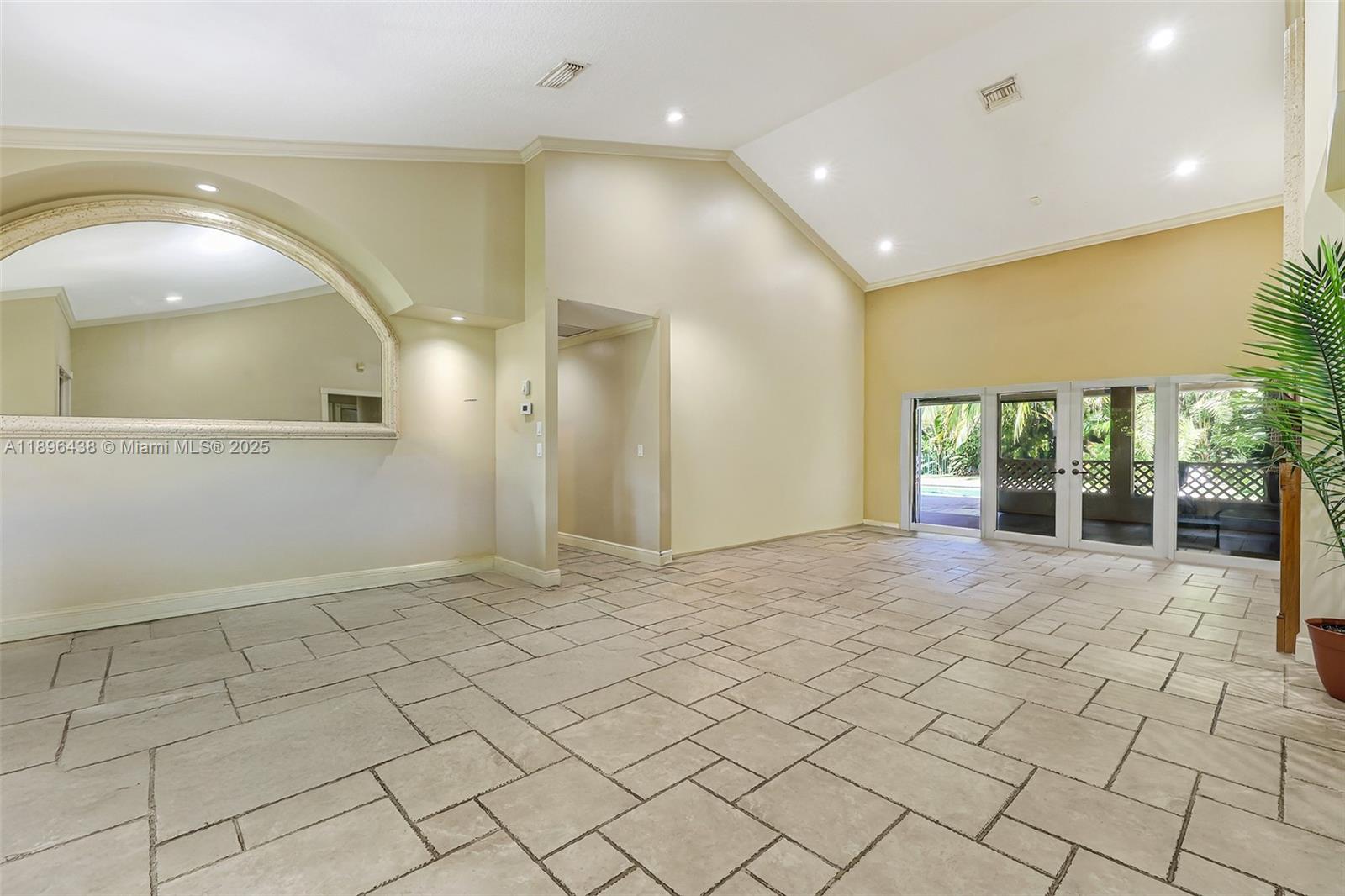 JACARANDA CAY - Residential
