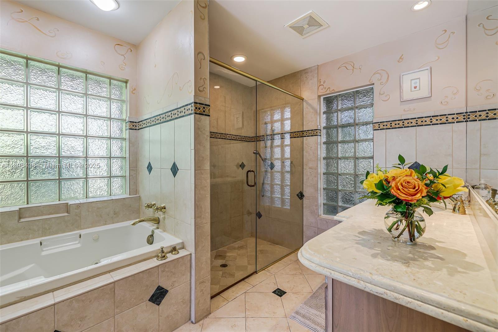JACARANDA CAY - Residential
