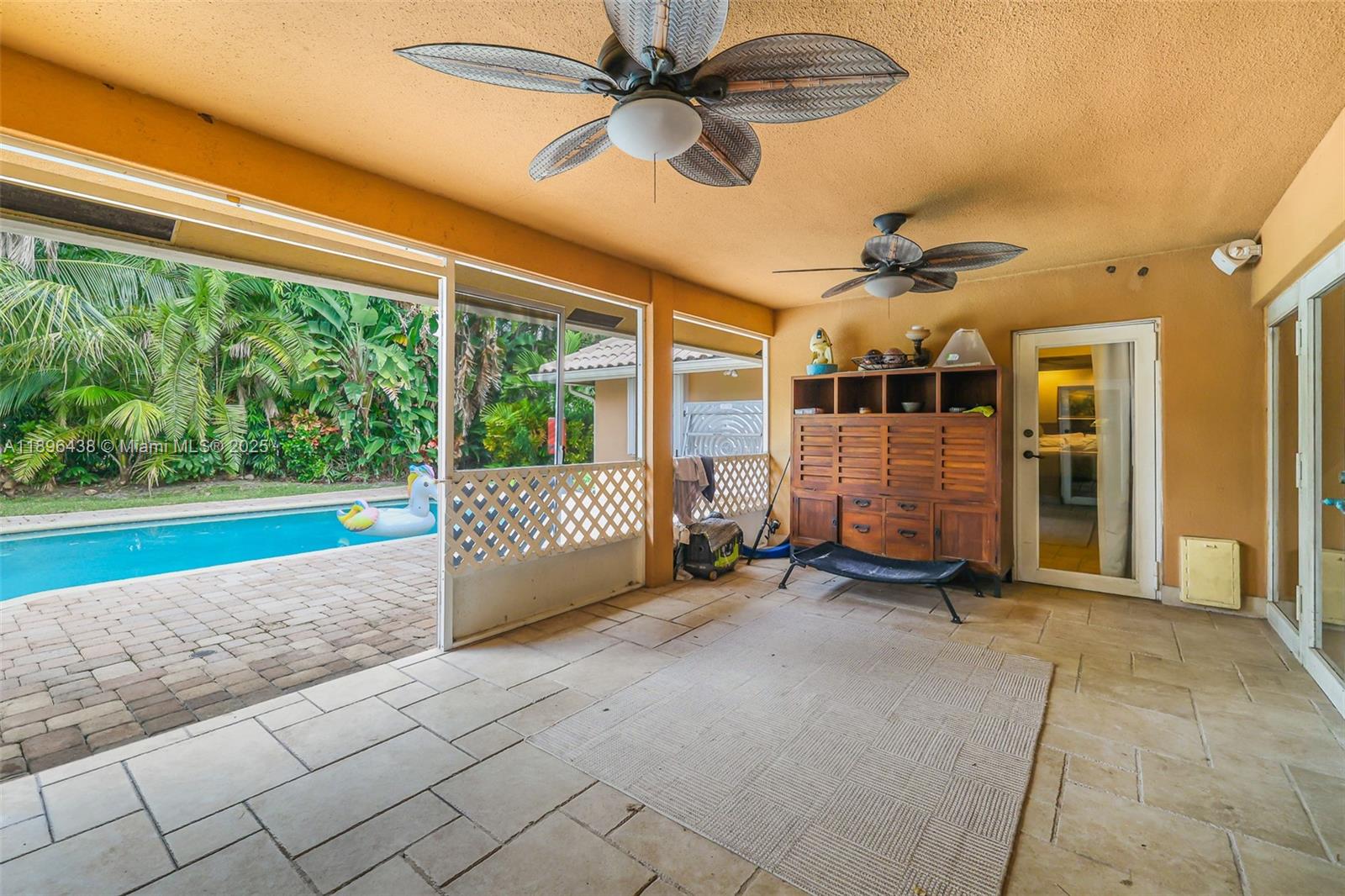 JACARANDA CAY - Residential