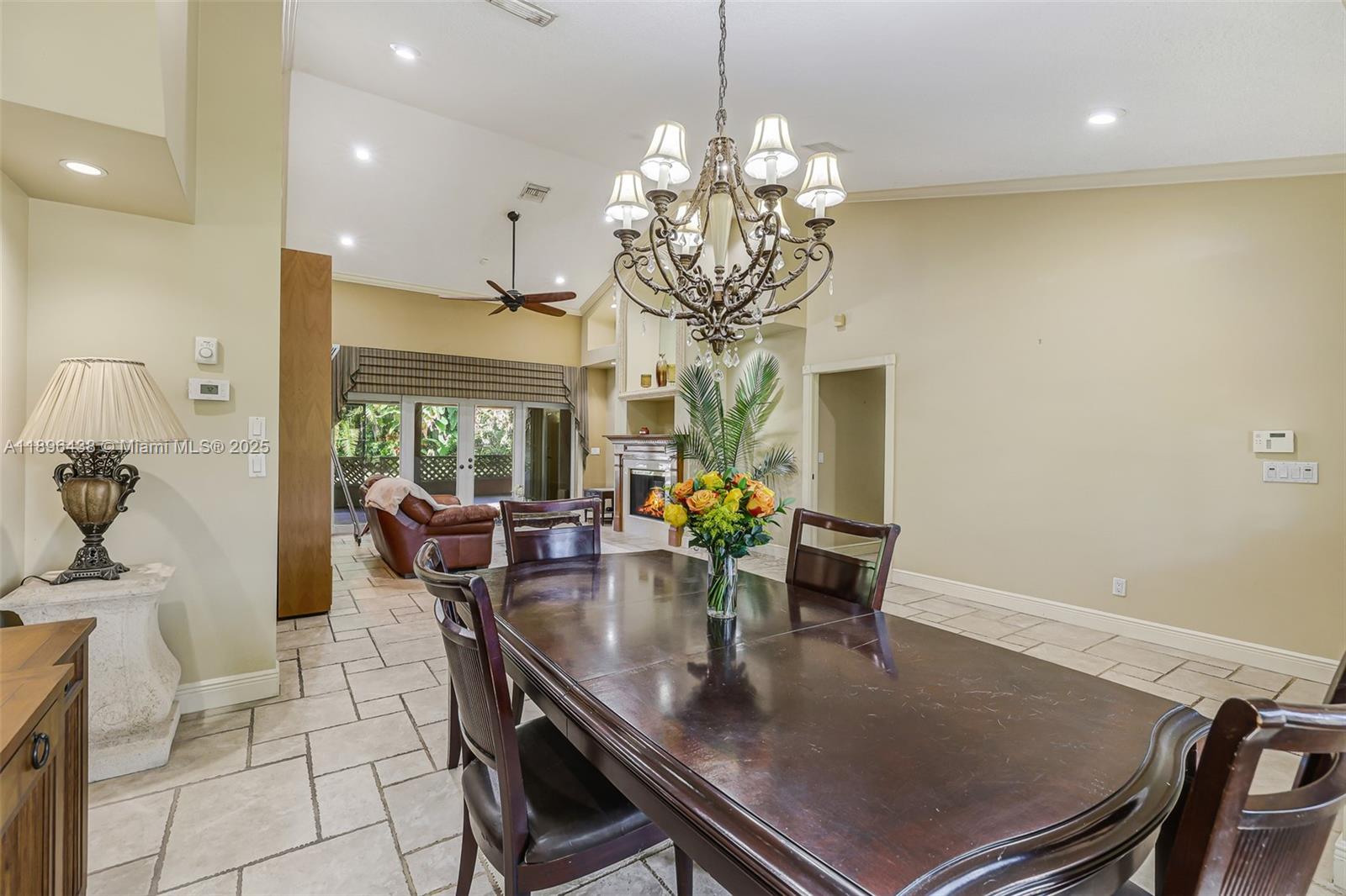 JACARANDA CAY - Residential