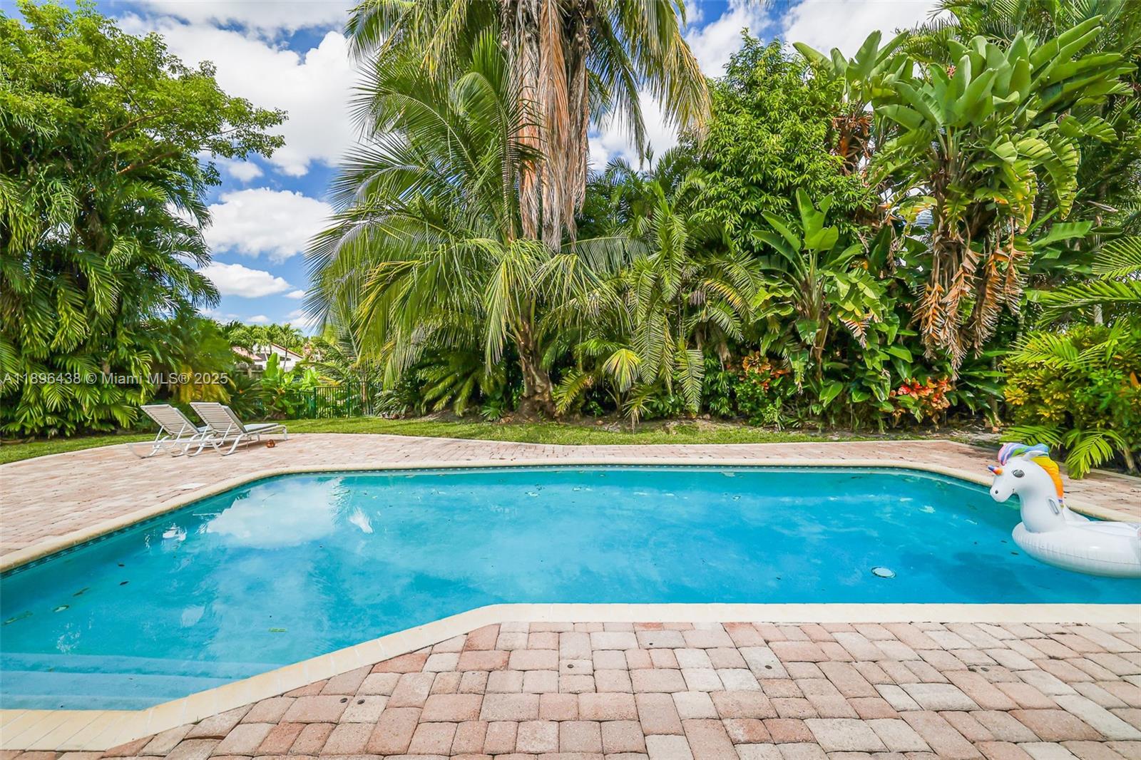 JACARANDA CAY - Residential