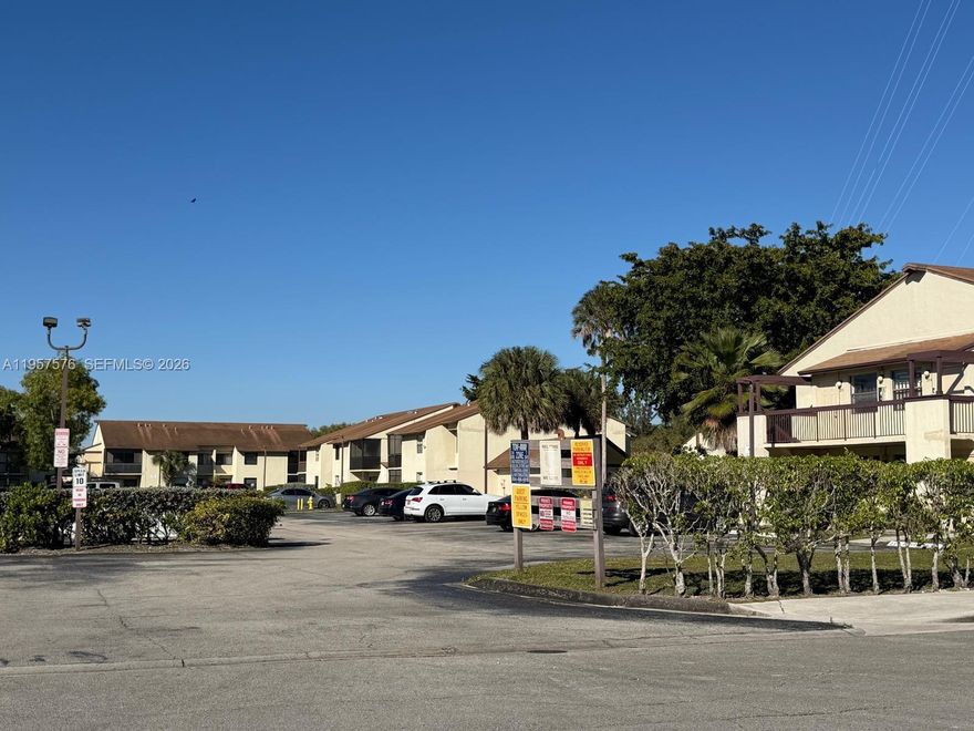 2-bedroom, 2-bathroom condo offering a renovation opportunity. Ground-floor unit featuring a screened patio and convenient access. Property is in original condition and requires remodeling. Ideal for buyers looking to customize or add value. Located in an established community with parking and common areas. Easy access to major roads, shopping, and local amenities.