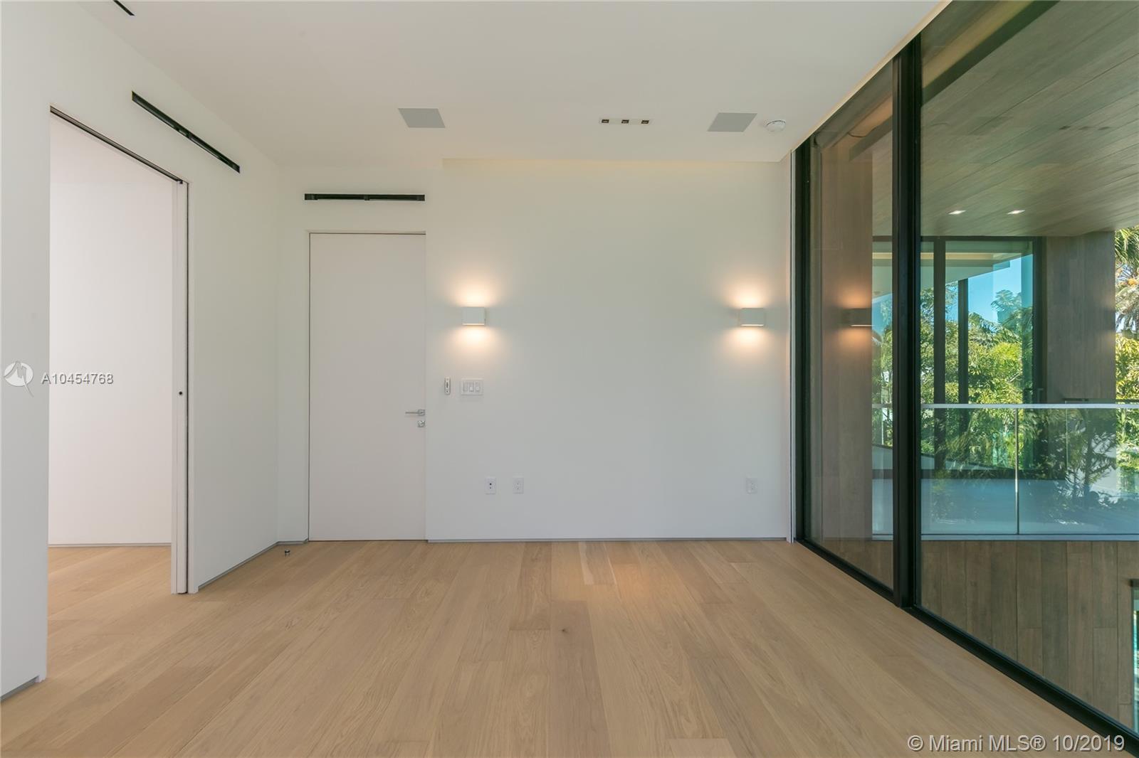 SUNSET ISLANDS-ISLAND NO - Residential