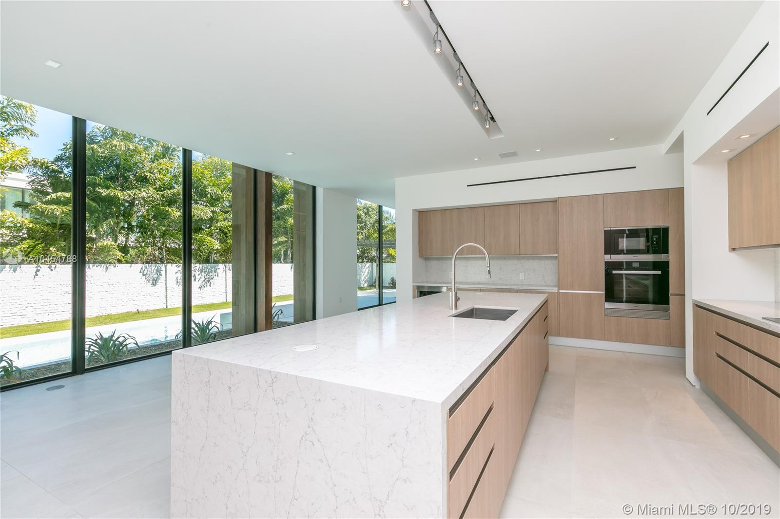 SUNSET ISLANDS-ISLAND NO - Residential