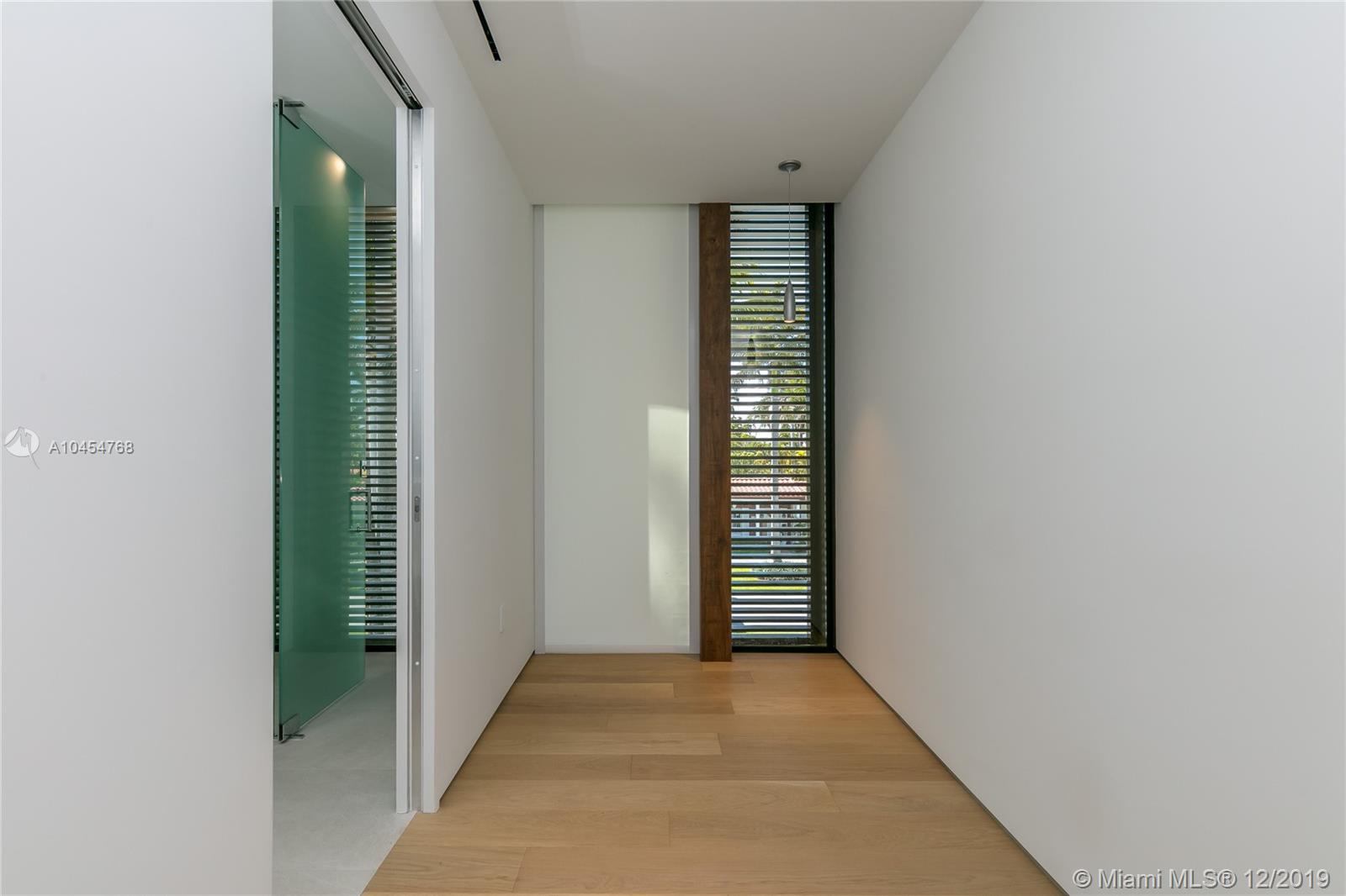 SUNSET ISLANDS-ISLAND NO - Residential