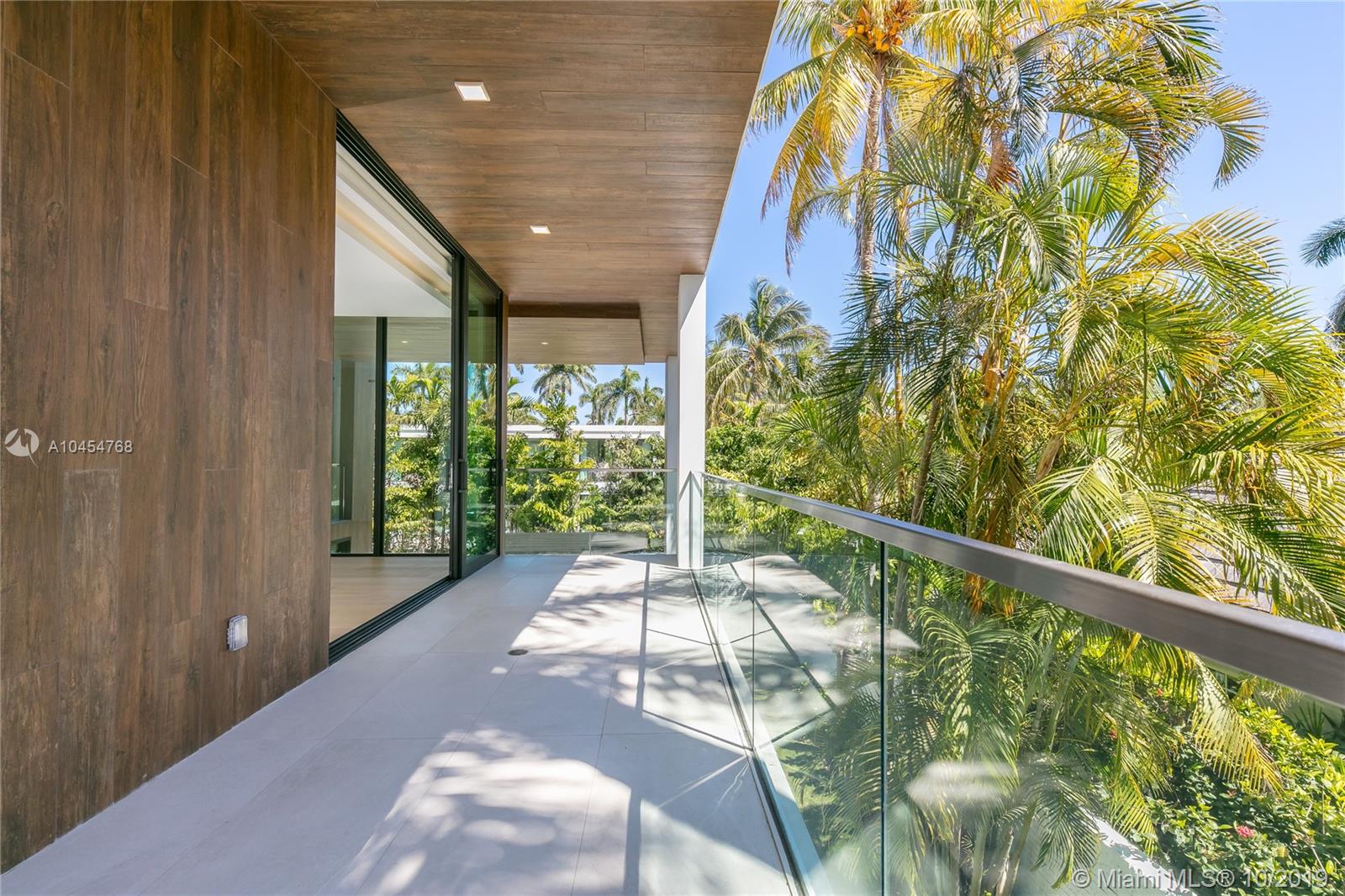 SUNSET ISLANDS-ISLAND NO - Residential