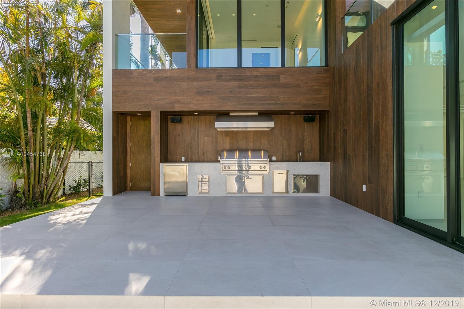 SUNSET ISLANDS-ISLAND NO - Residential