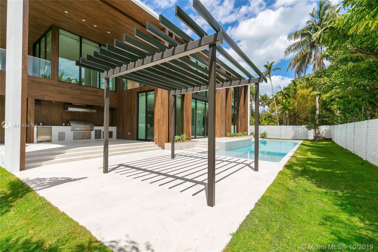 SUNSET ISLANDS-ISLAND NO - Residential