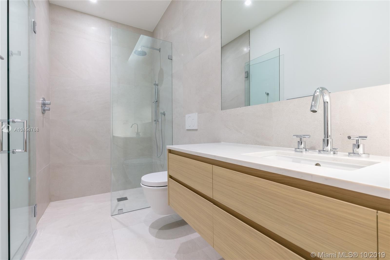 SUNSET ISLANDS-ISLAND NO - Residential