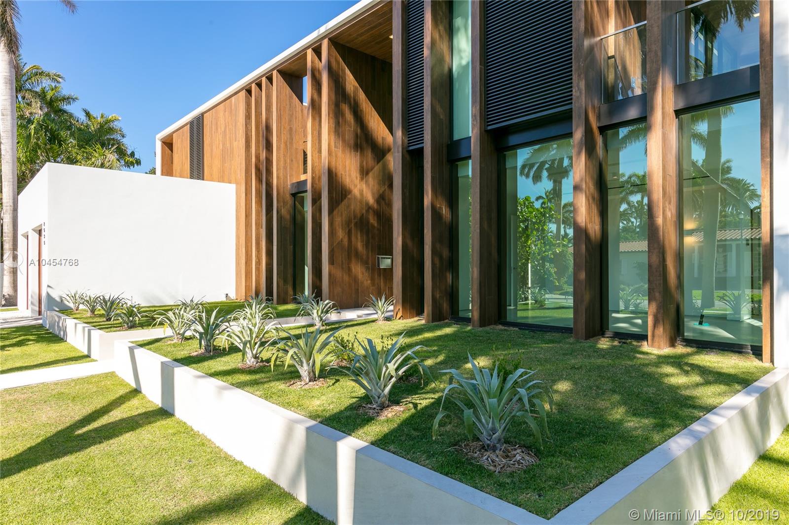 SUNSET ISLANDS-ISLAND NO - Residential