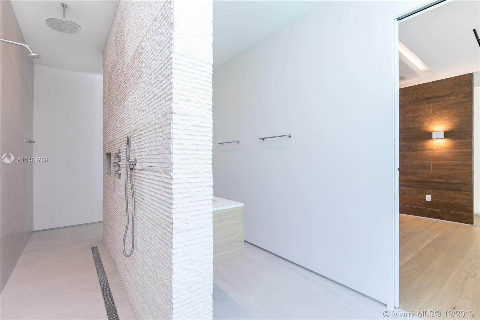 SUNSET ISLANDS-ISLAND NO - Residential