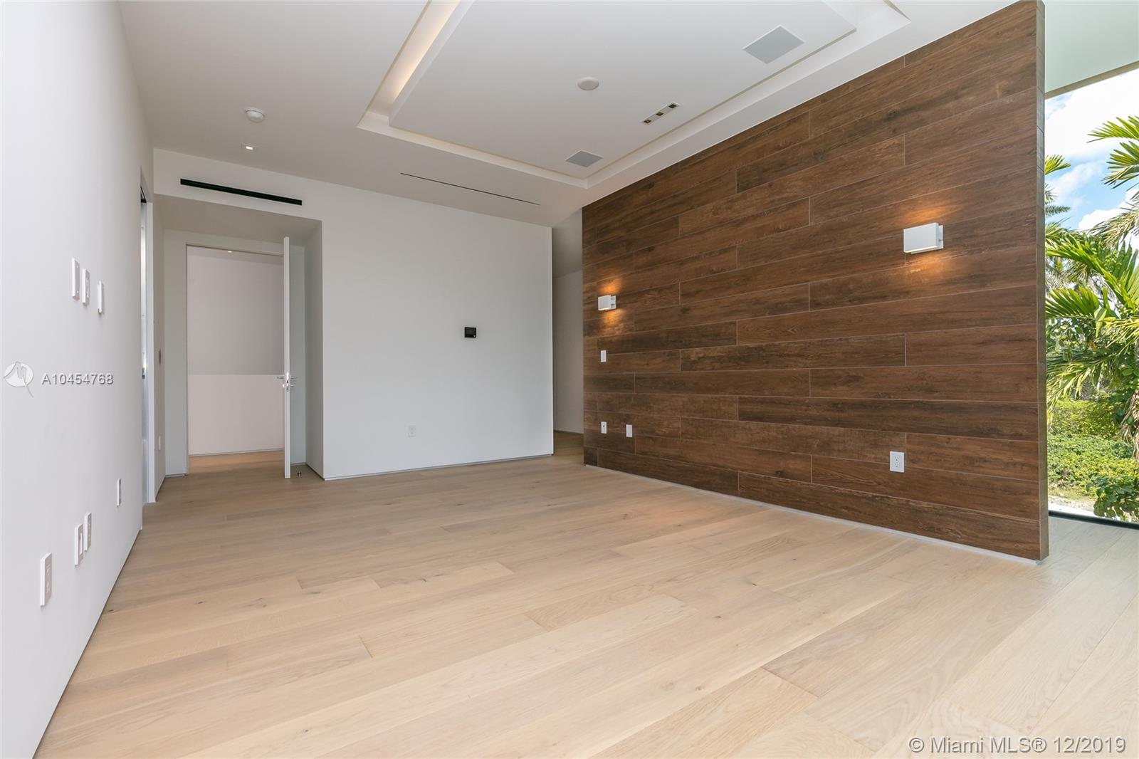 SUNSET ISLANDS-ISLAND NO - Residential