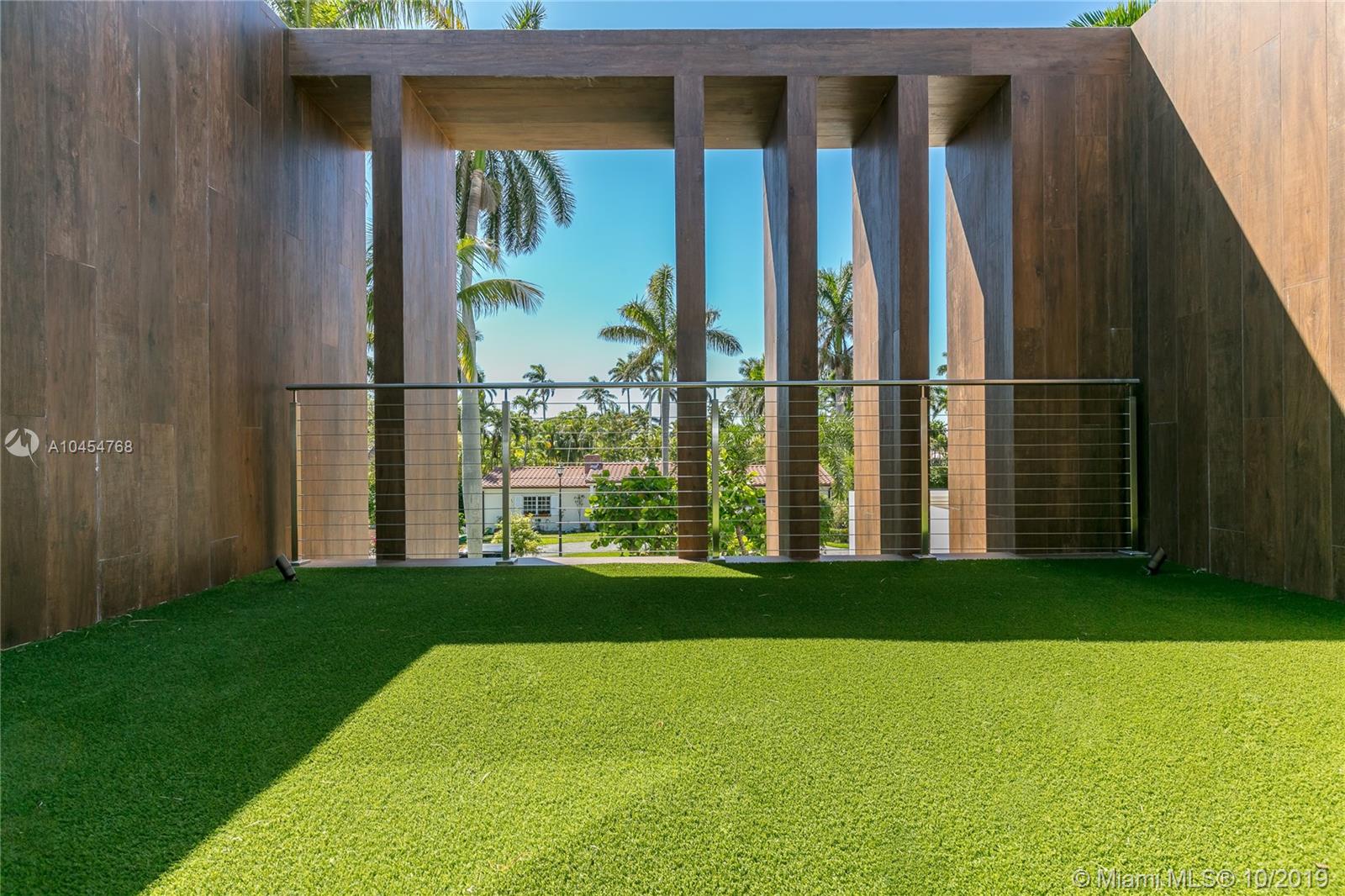 SUNSET ISLANDS-ISLAND NO - Residential