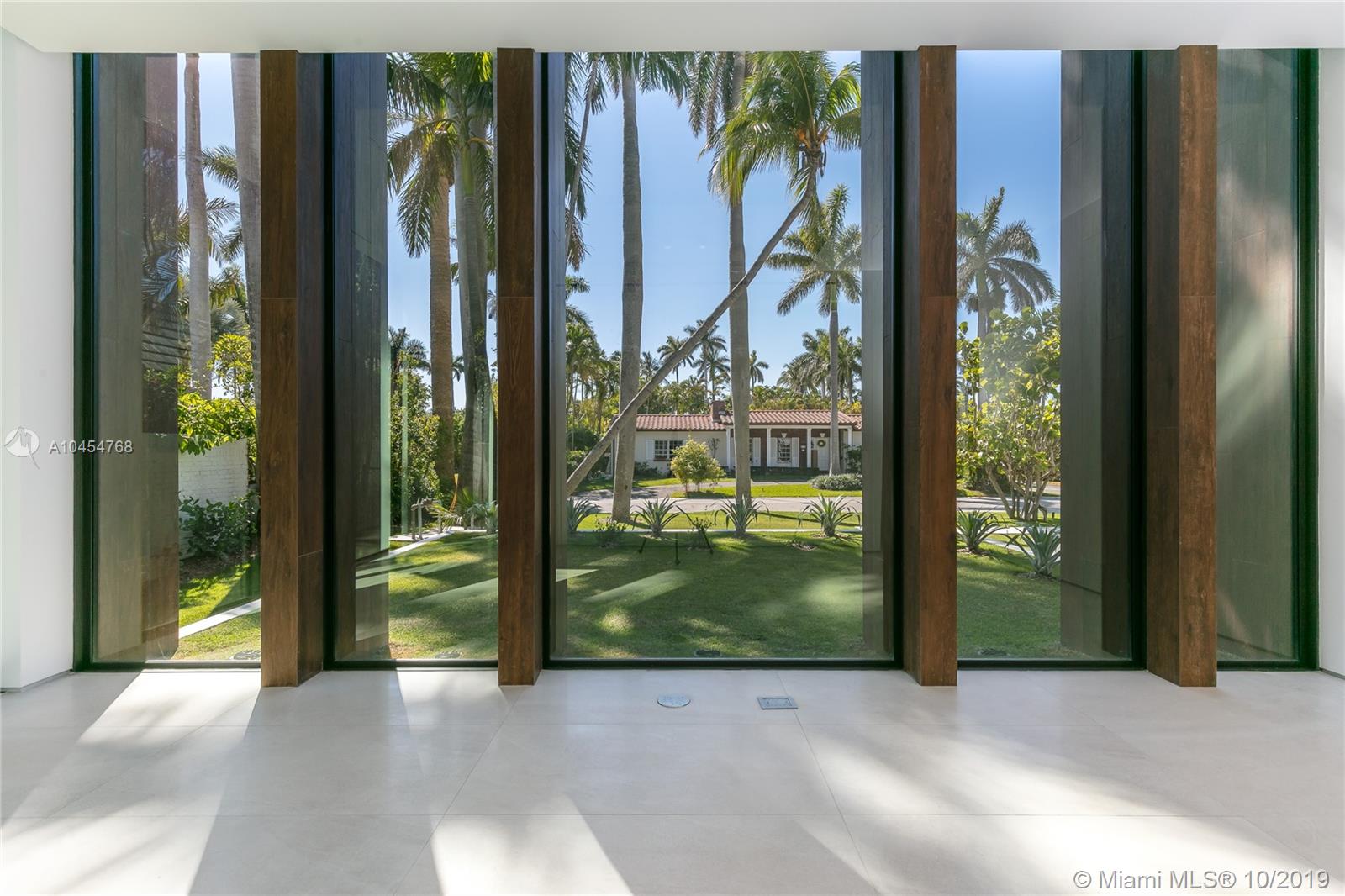 SUNSET ISLANDS-ISLAND NO - Residential