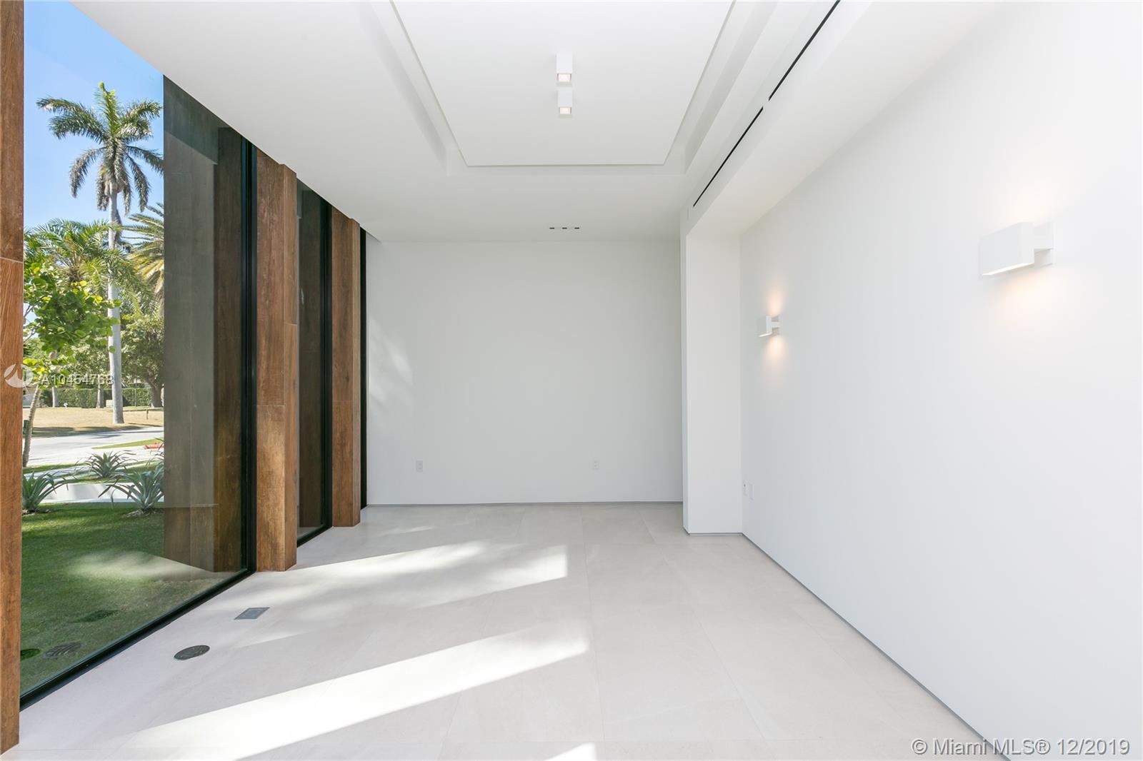 SUNSET ISLANDS-ISLAND NO - Residential