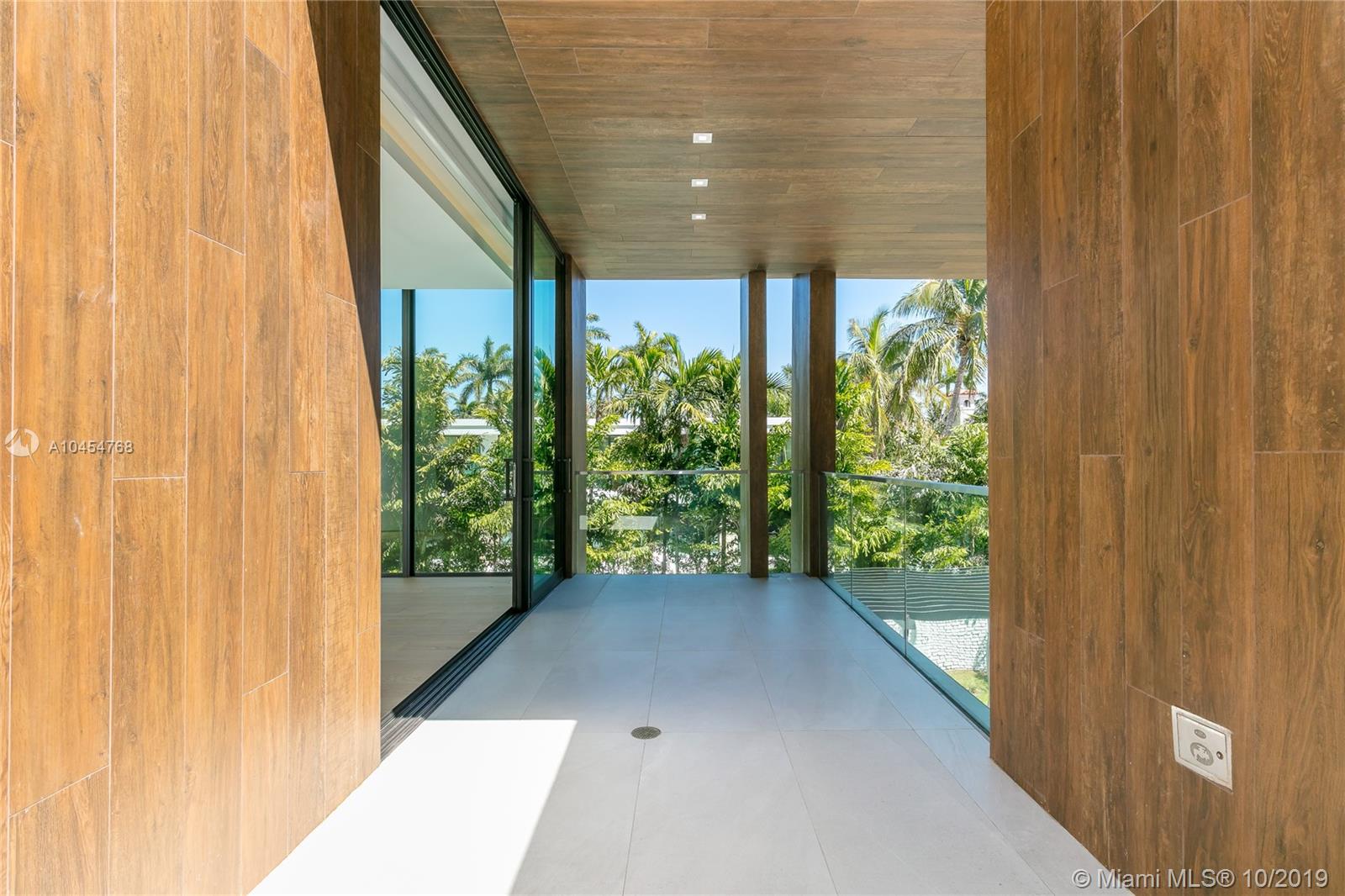 SUNSET ISLANDS-ISLAND NO - Residential