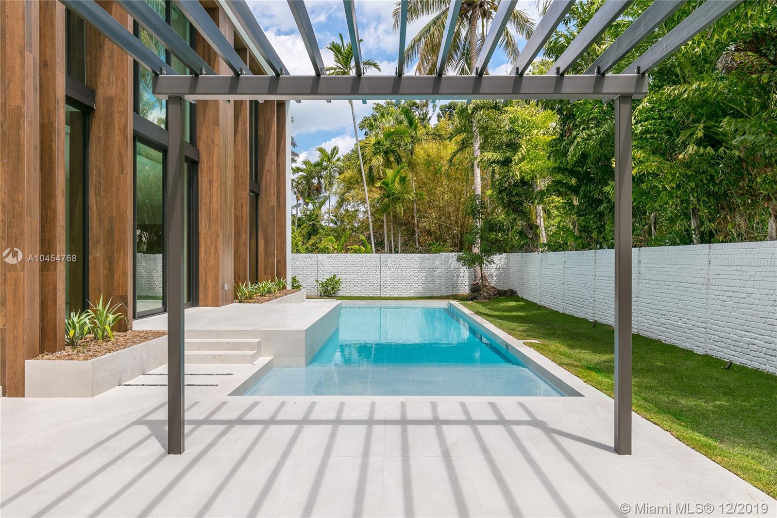 SUNSET ISLANDS-ISLAND NO - Residential