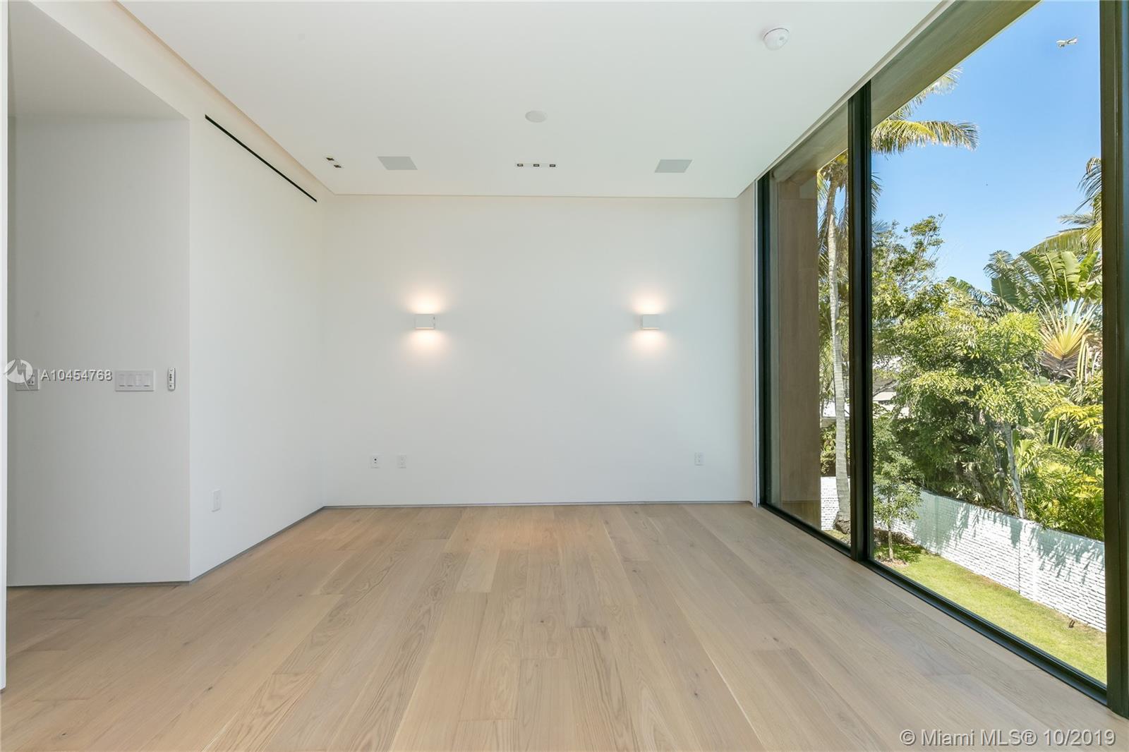 SUNSET ISLANDS-ISLAND NO - Residential