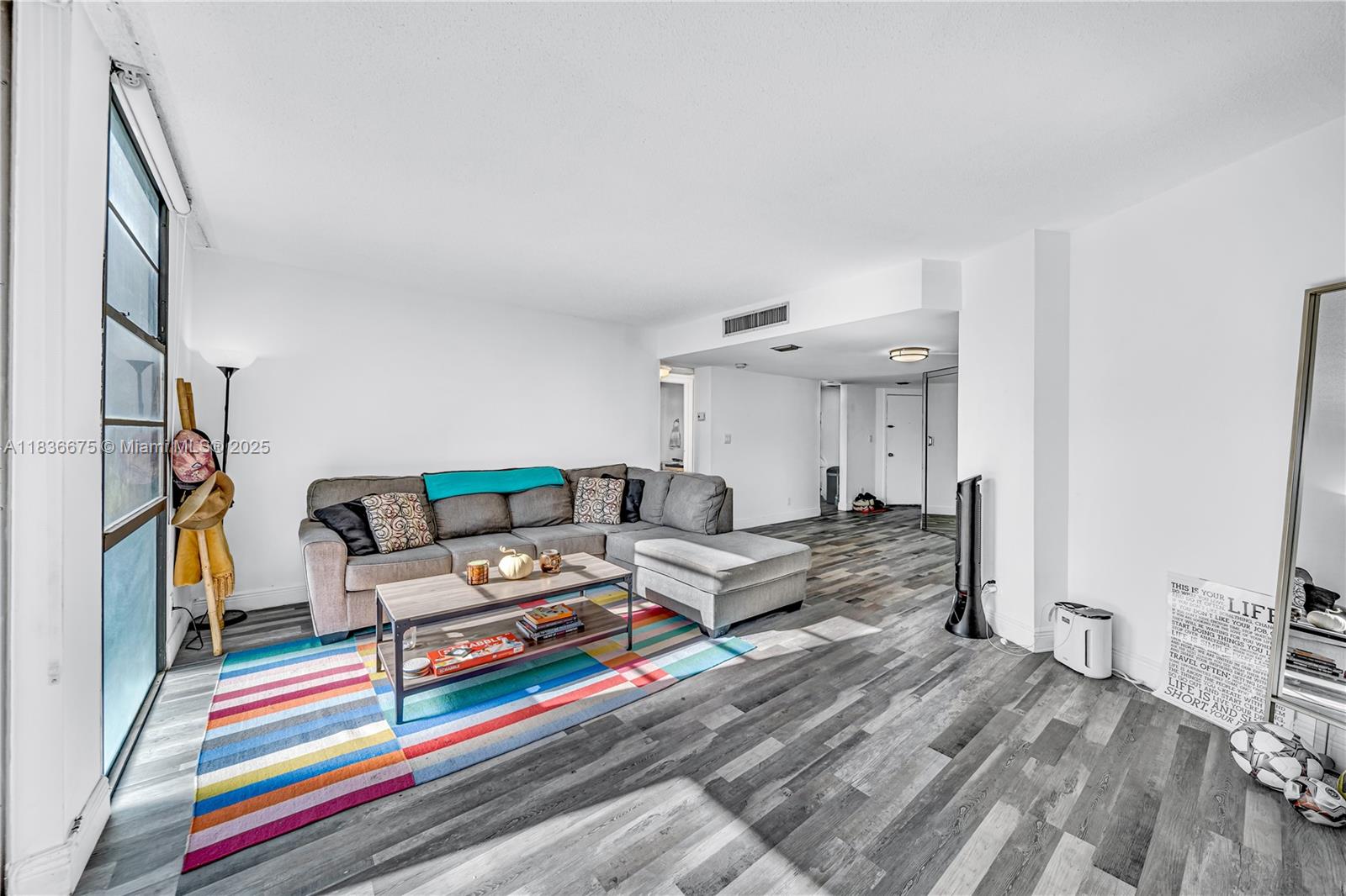 3401 N Country Club Dr 308, Aventura, FL, 33180/$250,000 2 3401 N Country Club Dr 308