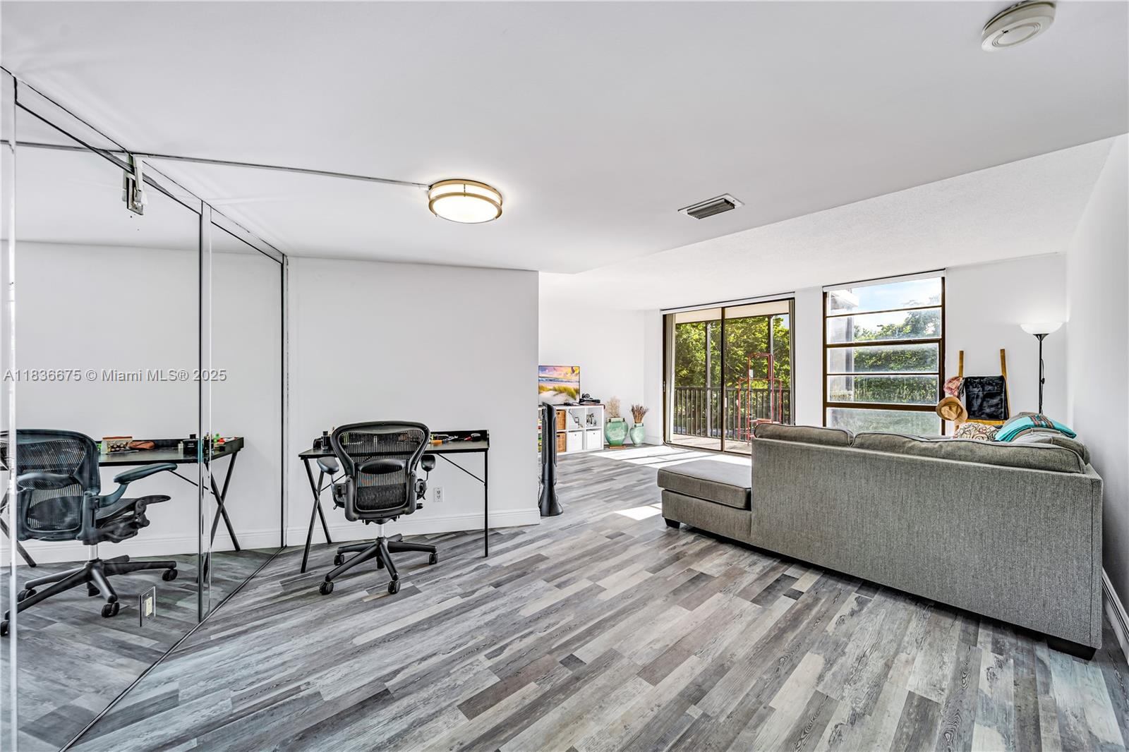 3401 N Country Club Dr 308, Aventura, FL, 33180/$250,000 4 3401 N Country Club Dr 308