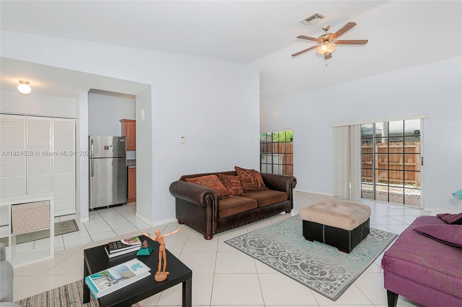 806 NE 214th Ln 806-03, Miami, FL, 33179/$334,900 2 806 NE 214th Ln 806-03