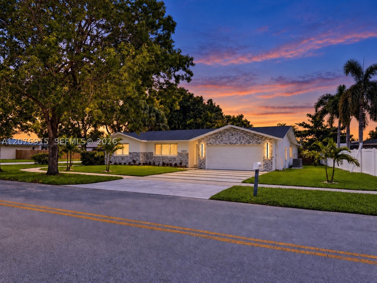 8300 SW 26th Pl, Davie, FL, 33328/$799,000 1 8300 SW 26th Pl