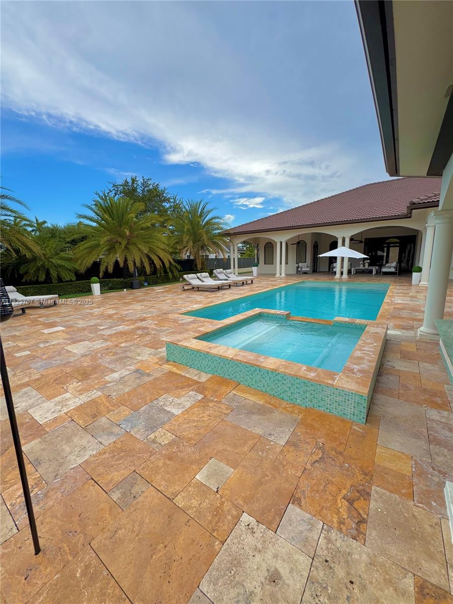 115 NW 128th Ave