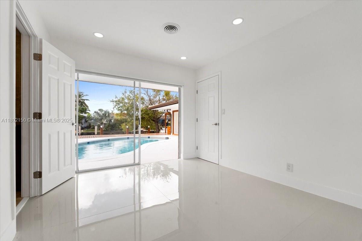 ROYAL PALM ACRES THIRD SE - Residential