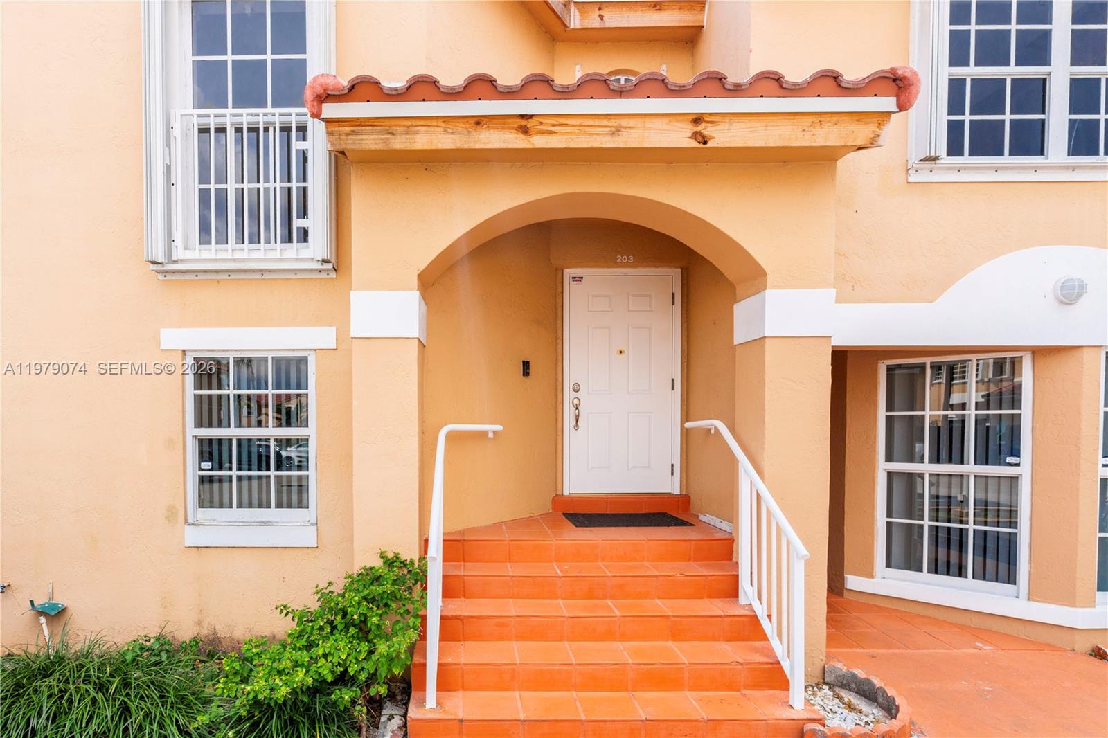 SIENNA VILLAS CONDO - Residential Lease