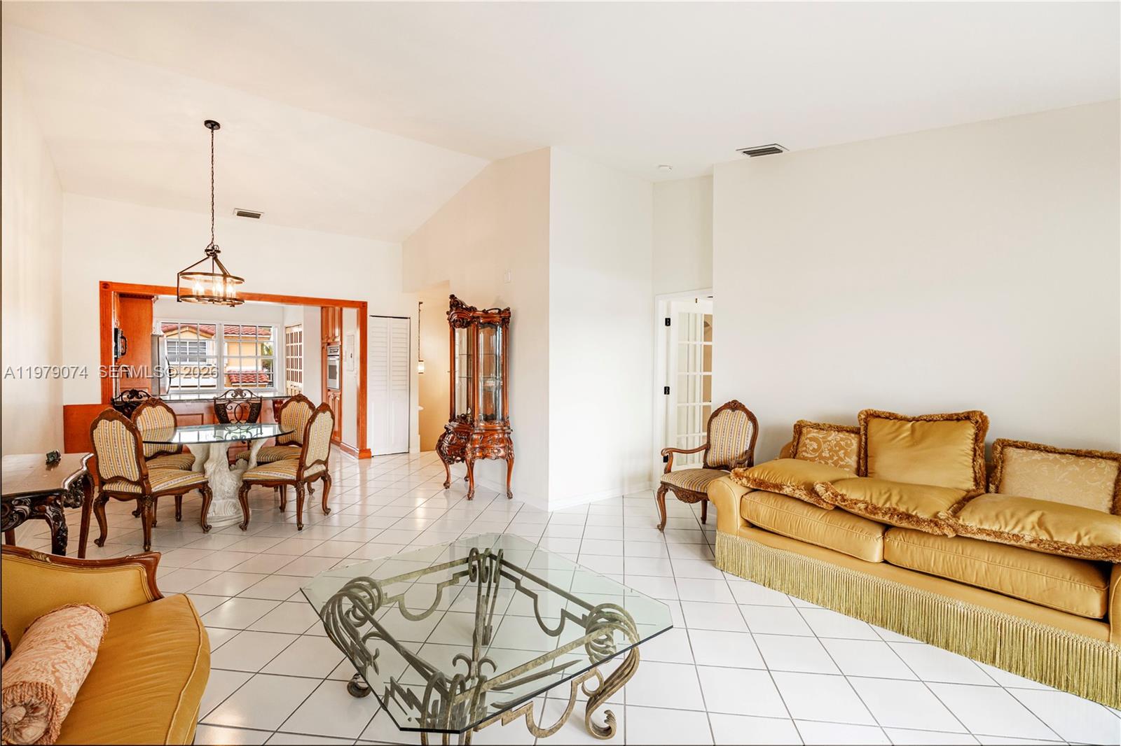 SIENNA VILLAS CONDO - Residential Lease