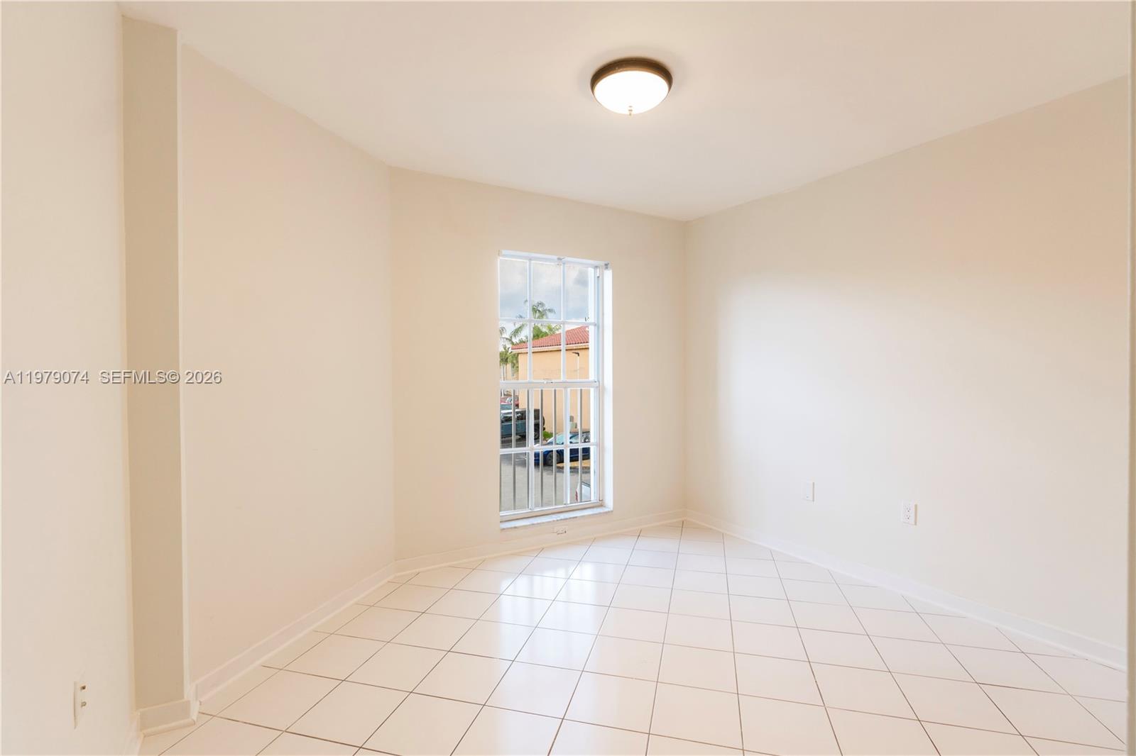 SIENNA VILLAS CONDO - Residential Lease