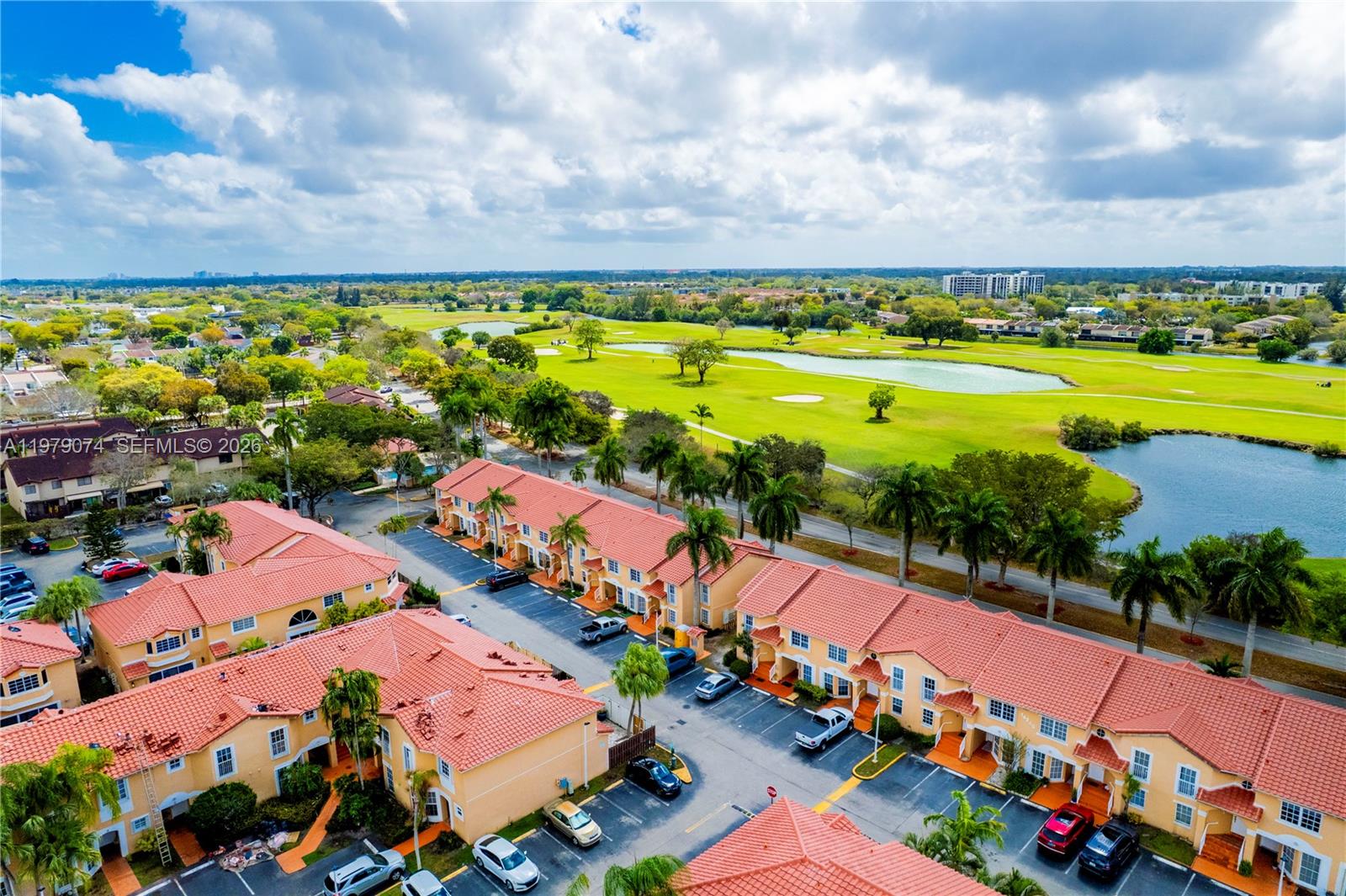 SIENNA VILLAS CONDO - Residential Lease