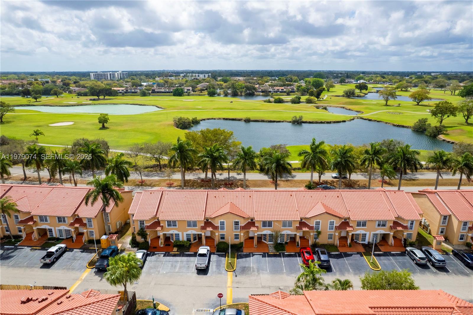 SIENNA VILLAS CONDO - Residential Lease
