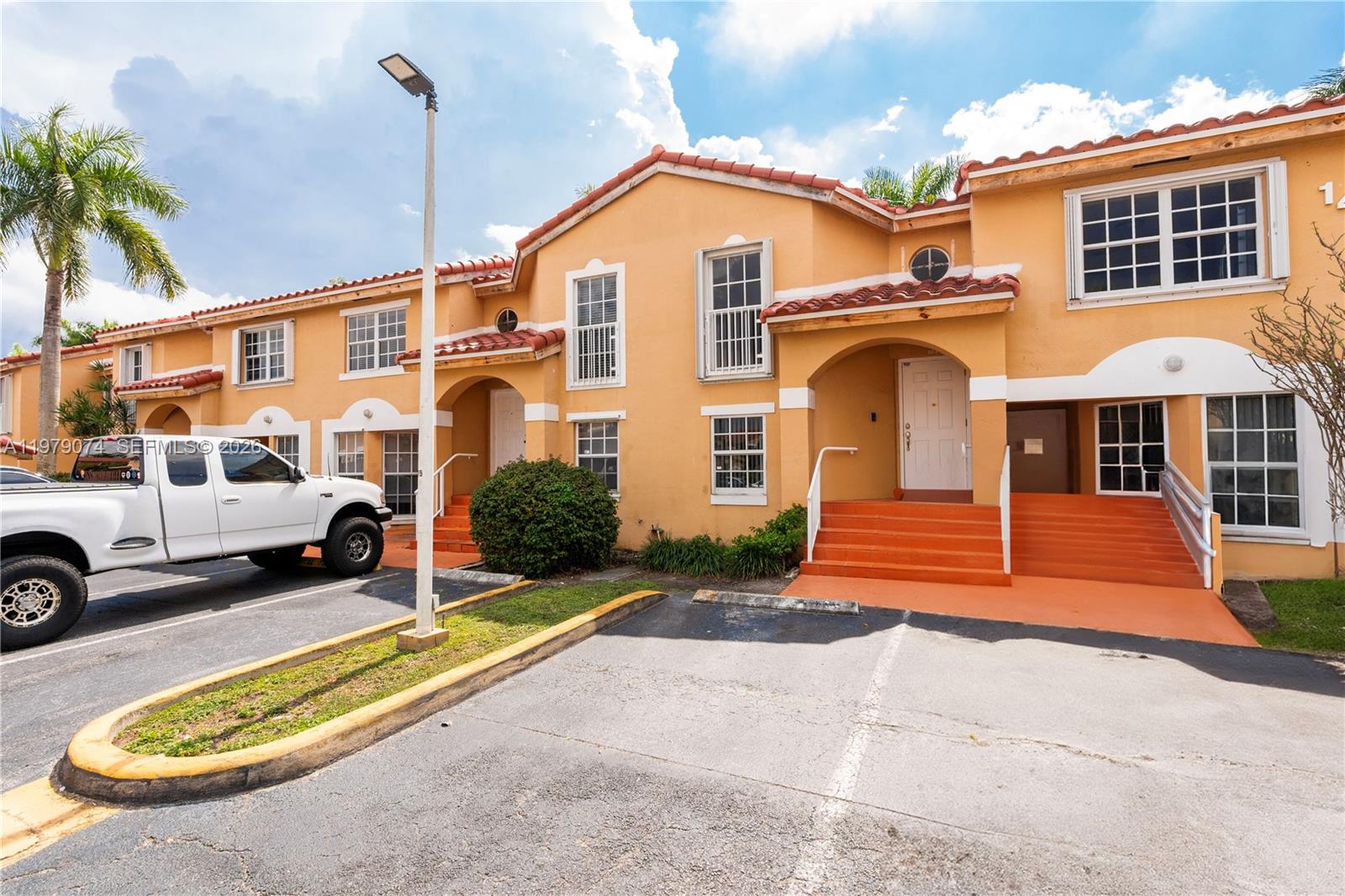 SIENNA VILLAS CONDO - Residential Lease
