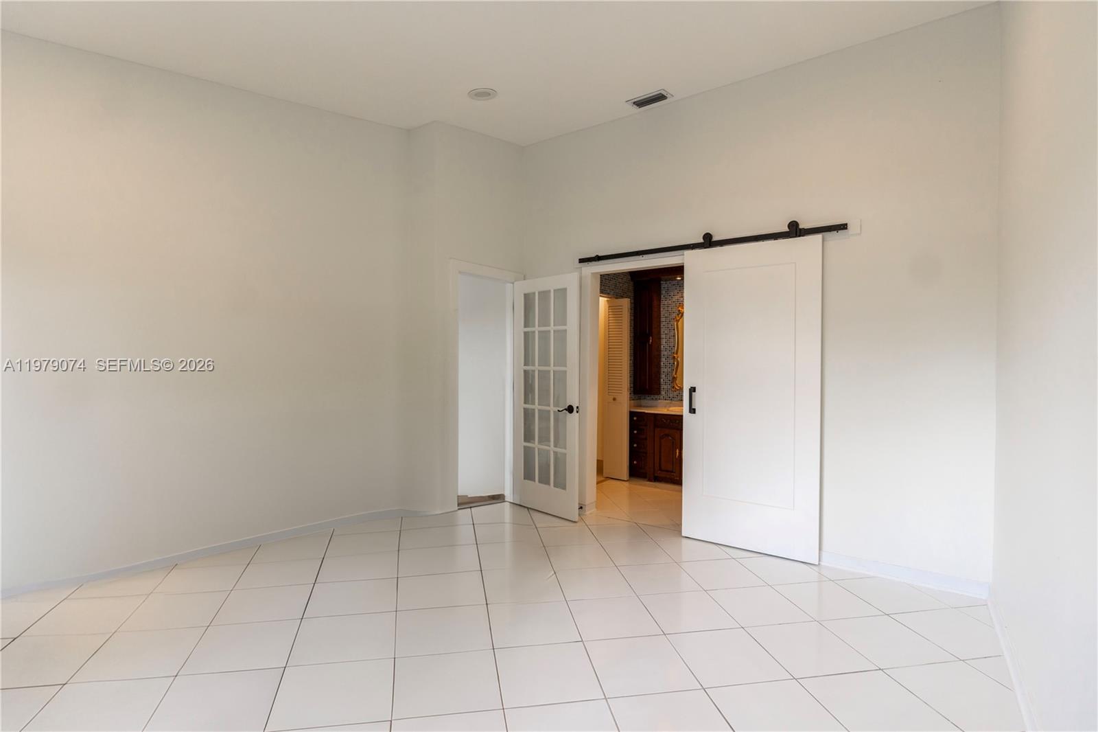 SIENNA VILLAS CONDO - Residential Lease