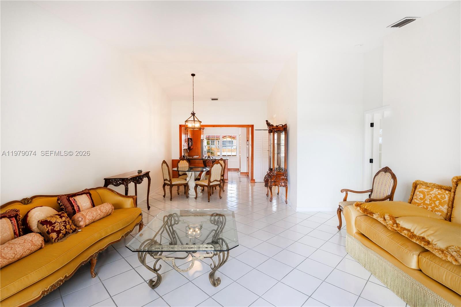 SIENNA VILLAS CONDO - Residential Lease