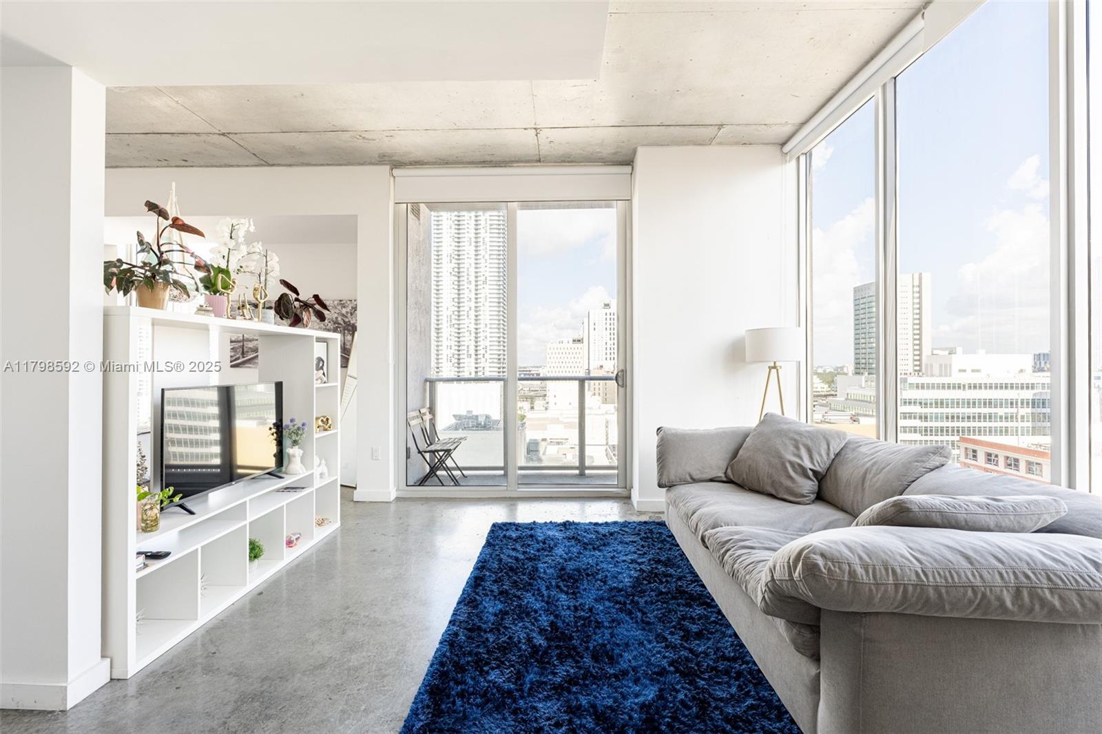 CENTRO CONDO - Residential