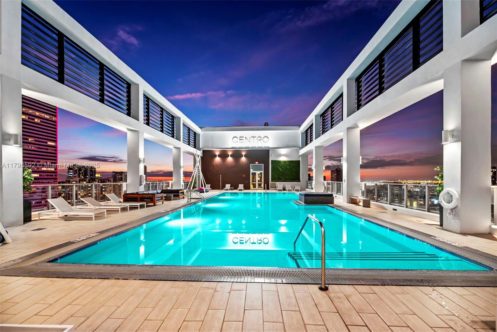 CENTRO CONDO - Residential