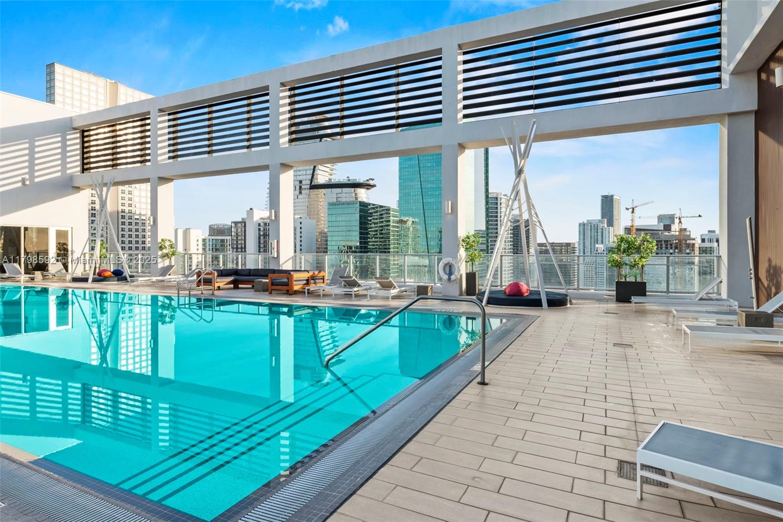 CENTRO CONDO - Residential