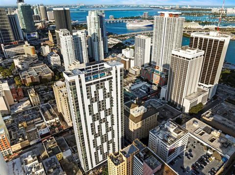 151 SE 1st St 1610 Miami FL 33131