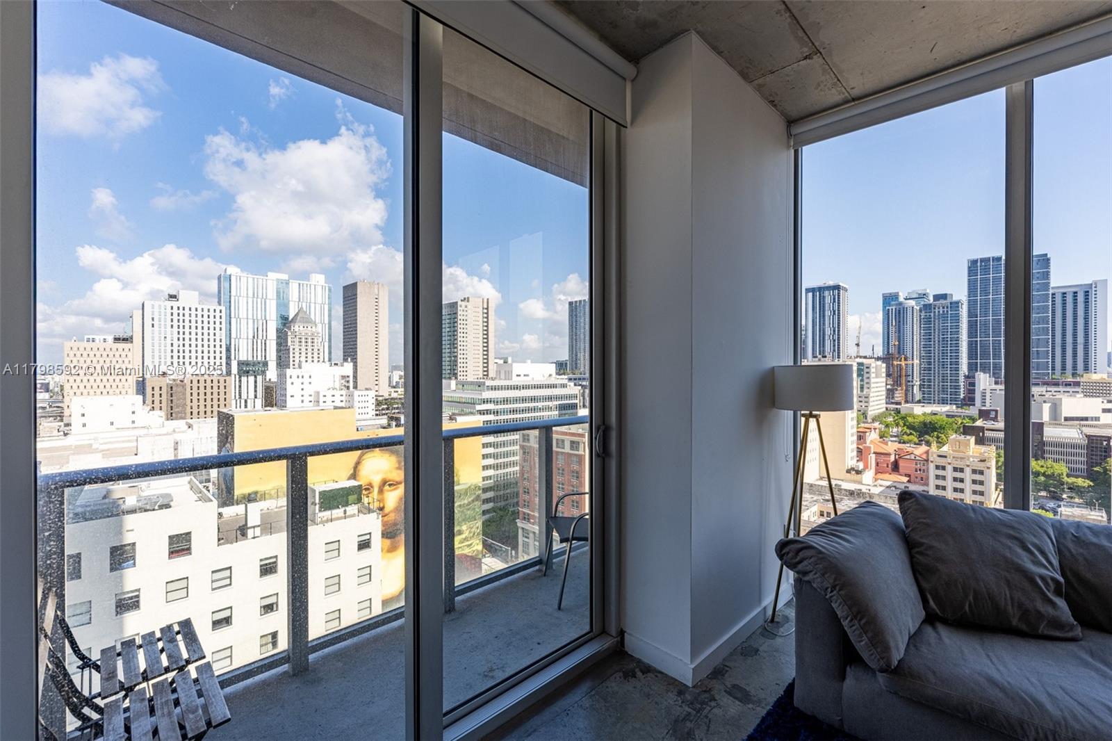 CENTRO CONDO - Residential