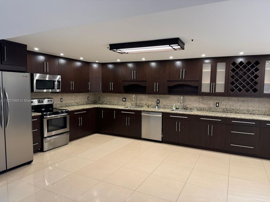SPACIAL ASSESSMENT WILL BE PAID IN FULL BY THE SELLER AT CLOSING. MONTHLY HOA IS: $1,157. *****Spacious 3BD/2BA, 1,380 sq ft first-floor unit in Building 8 in Villa Dorada, Aventura. Features a large open living area, nice big and open kitchen with two sinks, and porcelain floor throughout. Includes in-unit washer/dryer. Walk to shops, restaurants, and houses of worship. Community amenities: 2 pools, a kids' pool, playground, gym, and security. Comfort and convenience in a prime location! come and check it out!!!