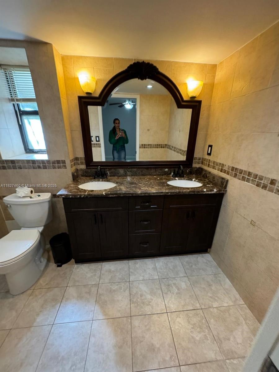 VILLA DORADA CONDO NO 2 - Residential