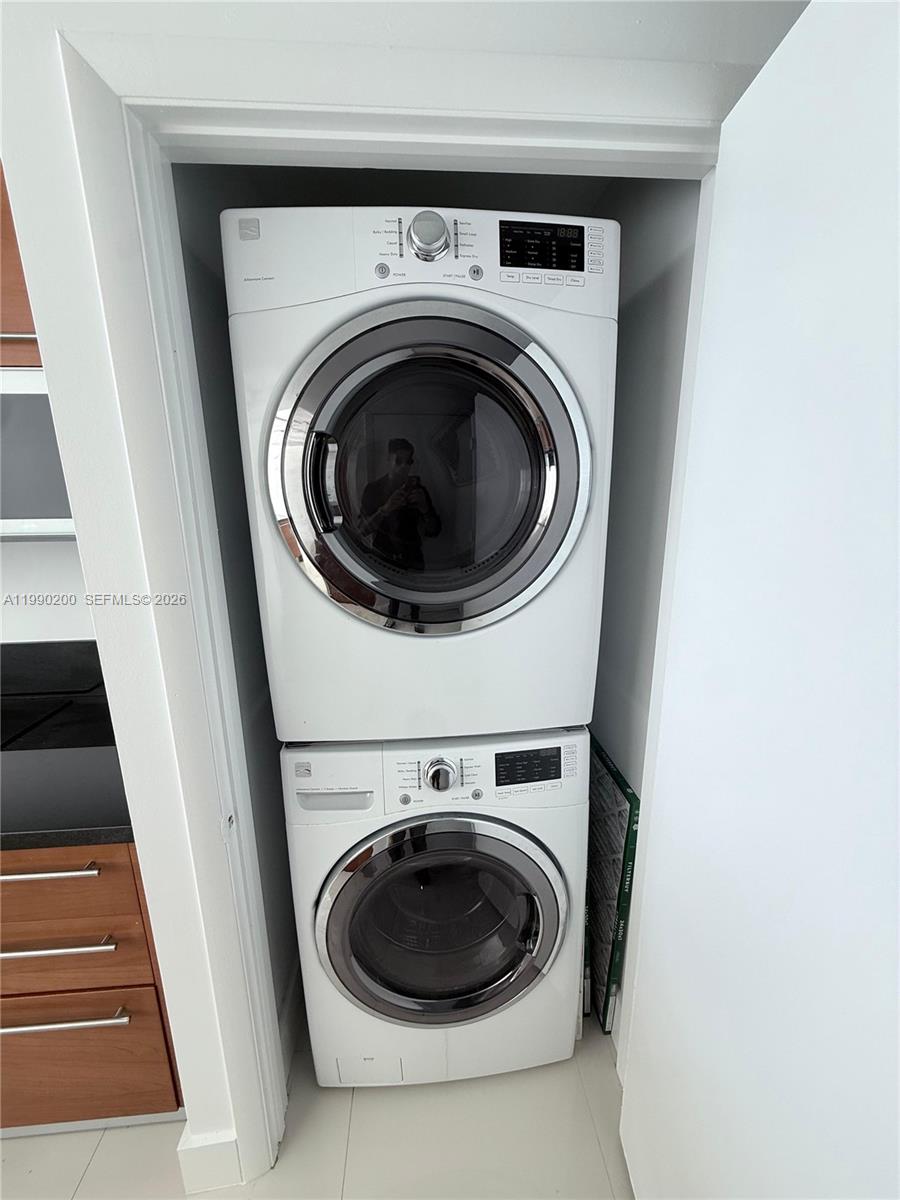 244 Biscayne Blvd 3803